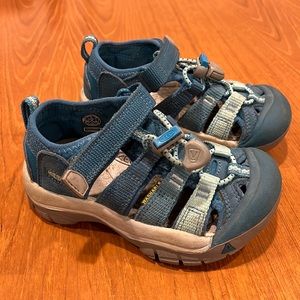 Keen toddler closed toe water shoes / sandals